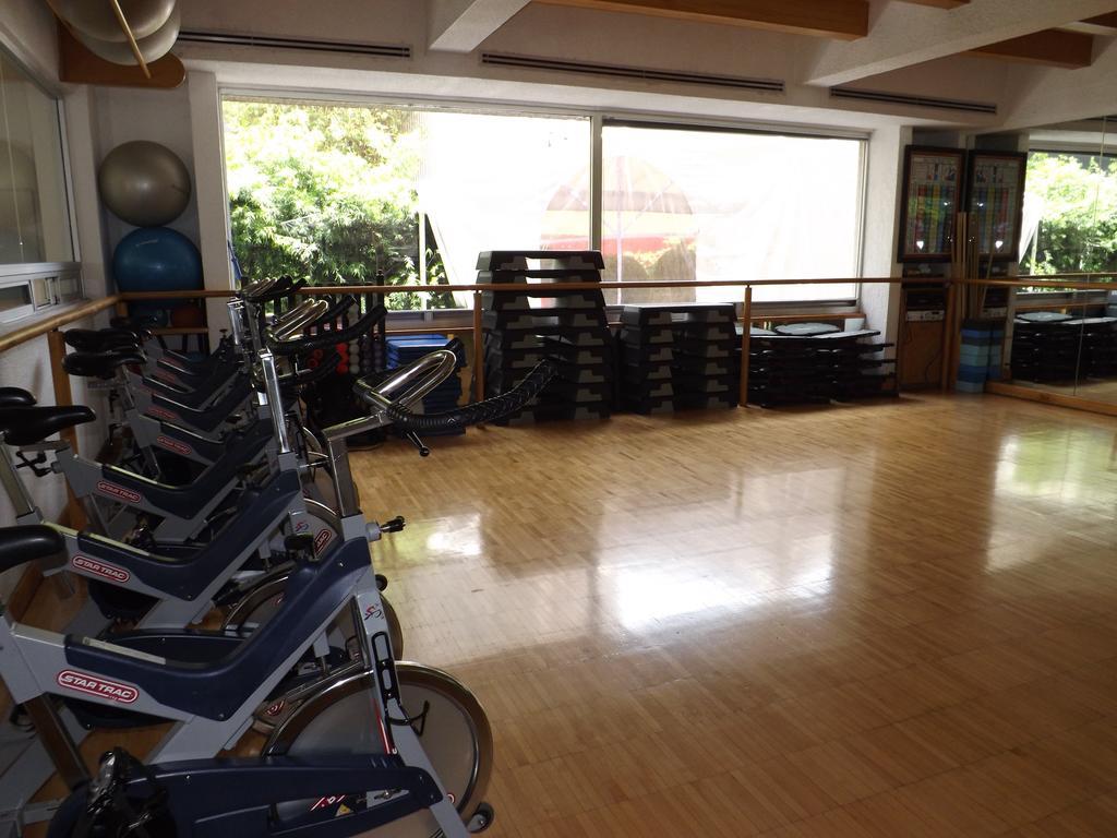 Royal Pedregal Hotell Mexico by Eksteriør bilde The gym at the school